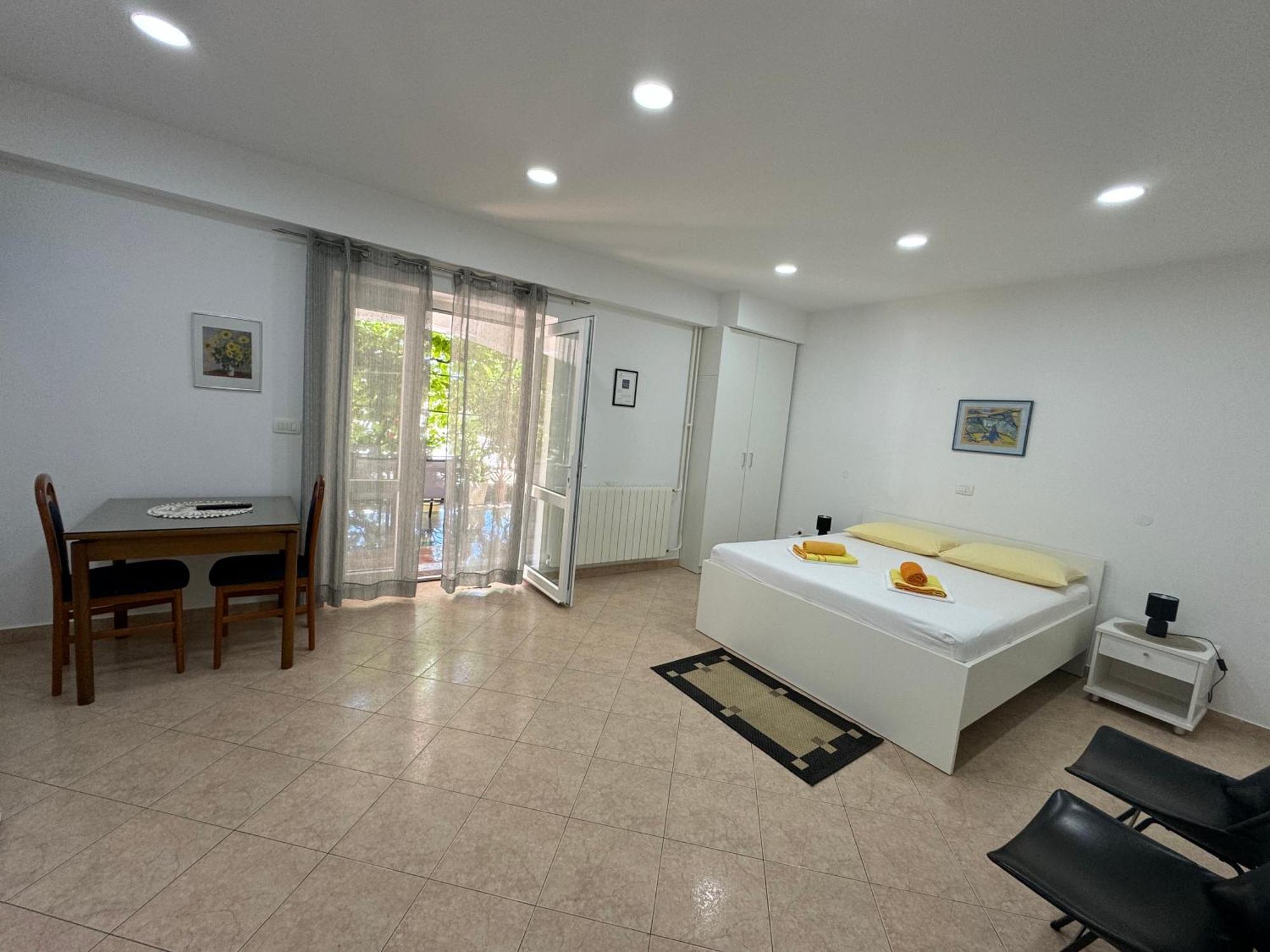 Emanuela 2 Apartment Novalja Luaran gambar